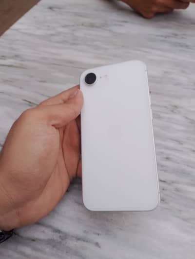 iPhone 16e 128gb jv with box