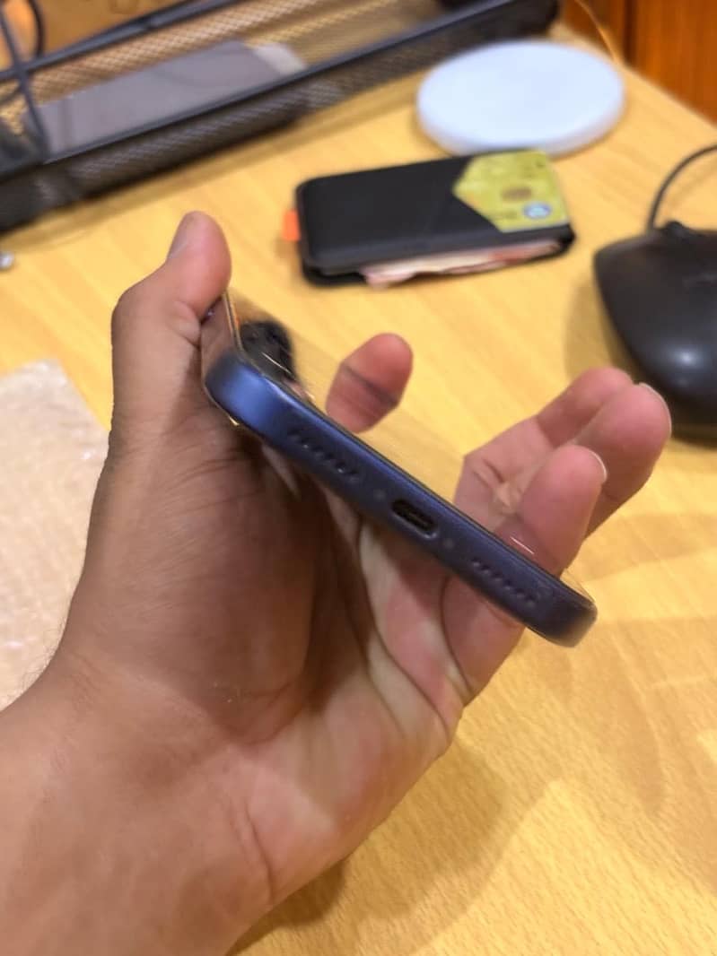 Apple iPhone 17 Pro Max 1