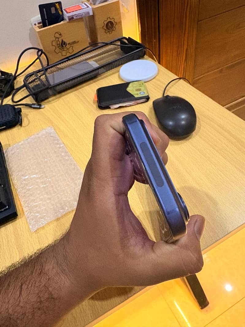 Apple iPhone 17 Pro Max 3