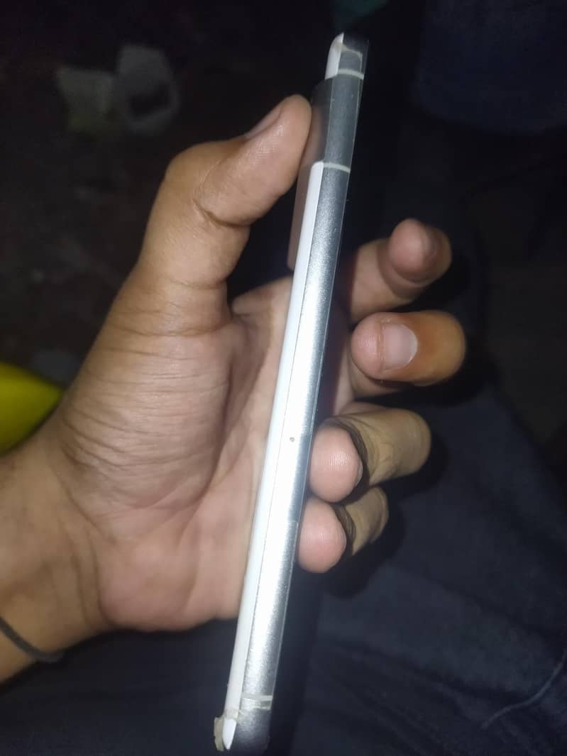 Google Pixel 7 4