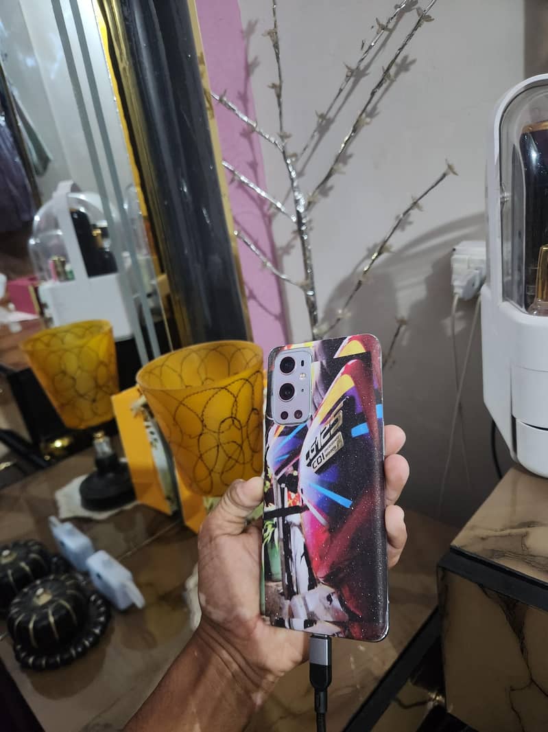 One Plus 9 Pro 5g 3