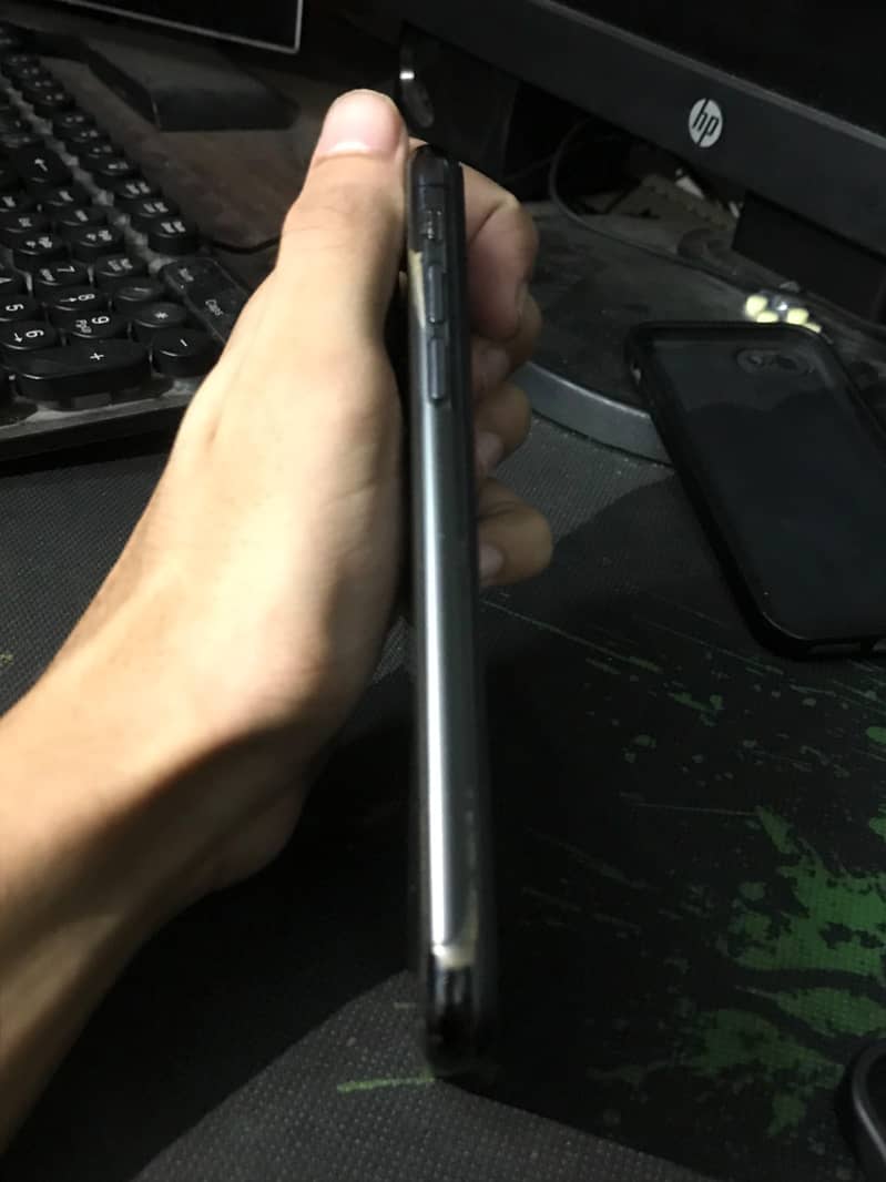 Apple iPhone XS 1