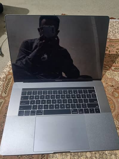 MacBook Pro 2019 i9, 32/512