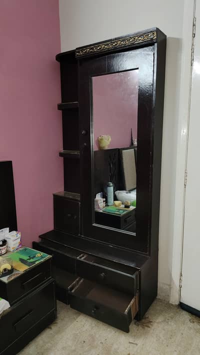 Dressing Table compact size going cheap
