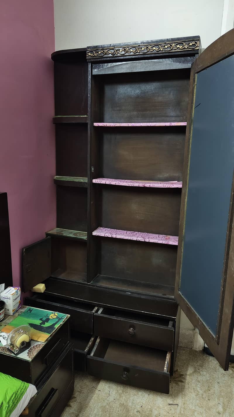Dressing Table compact size going cheap 2