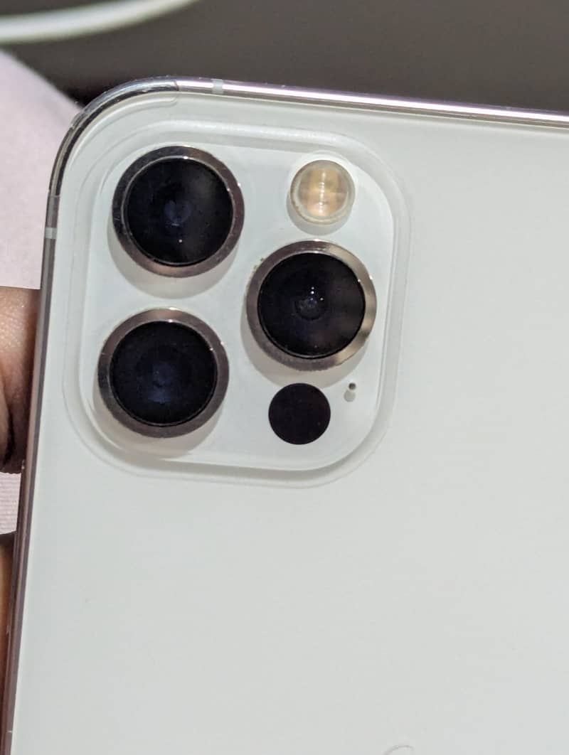 Apple iPhone 12 Pro 2