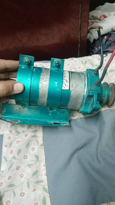 Land cruiser ki motor hai 12 volt pump ki new hai bas extra hai