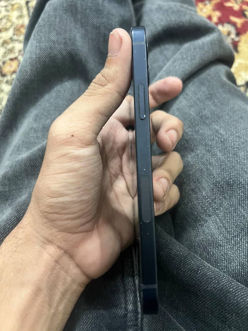Apple iPhone 12 2