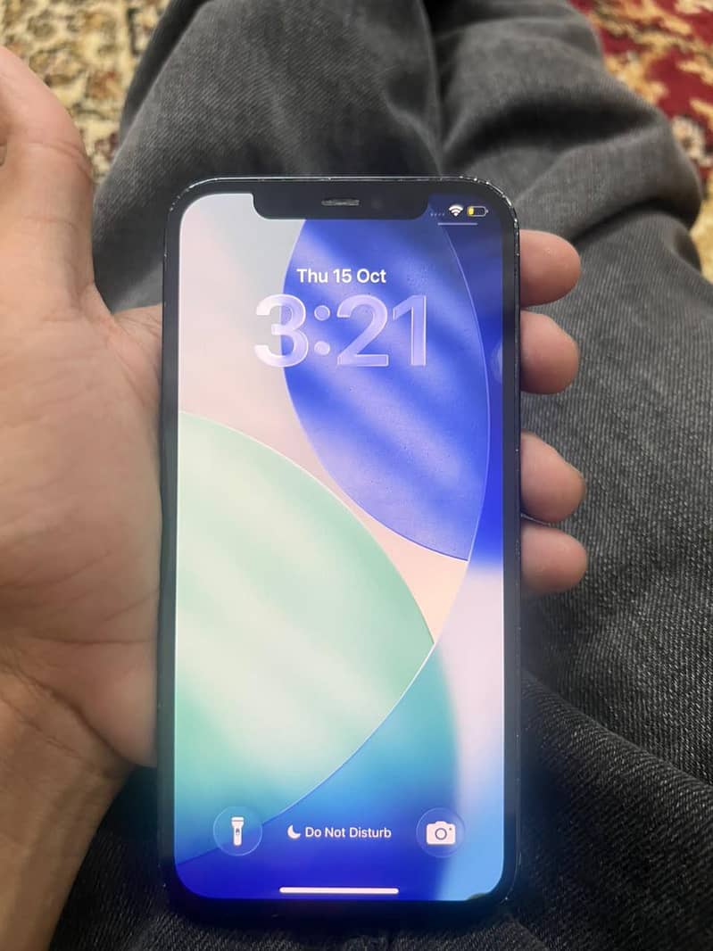 Apple iPhone 12 4