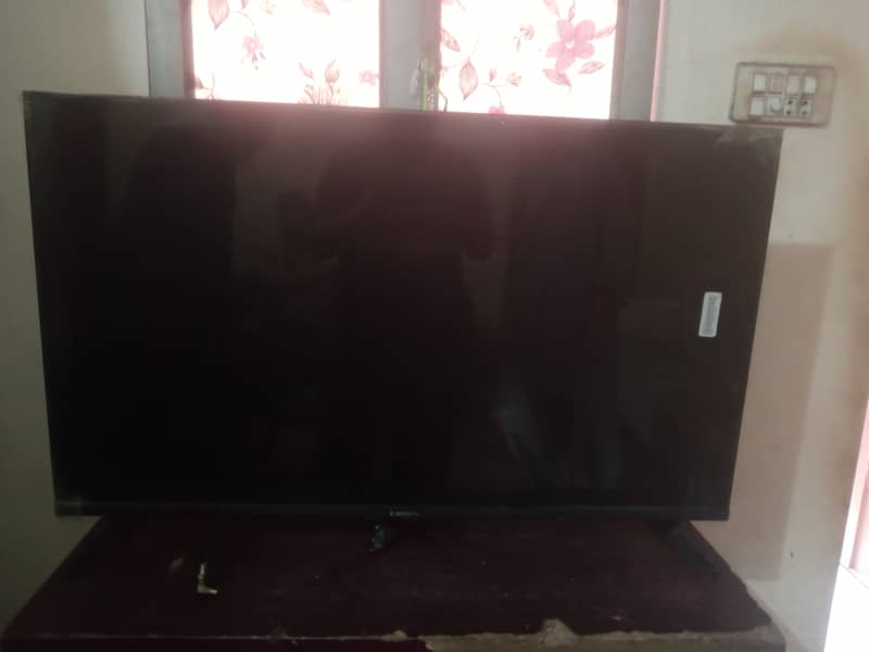 Smart LED TV 1