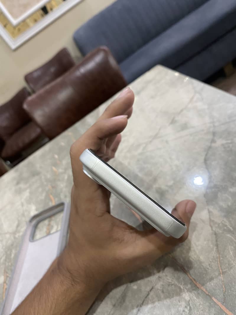 Apple iPhone 17 Pro Max 3