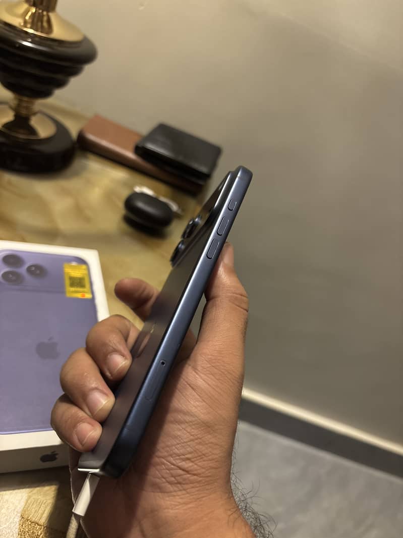 Apple iPhone 17 Pro Max 2