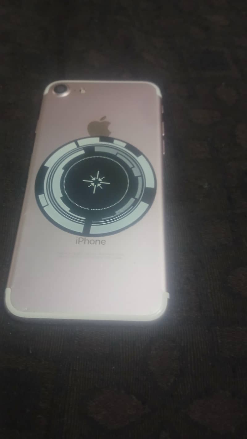 Apple iPhone 7 0