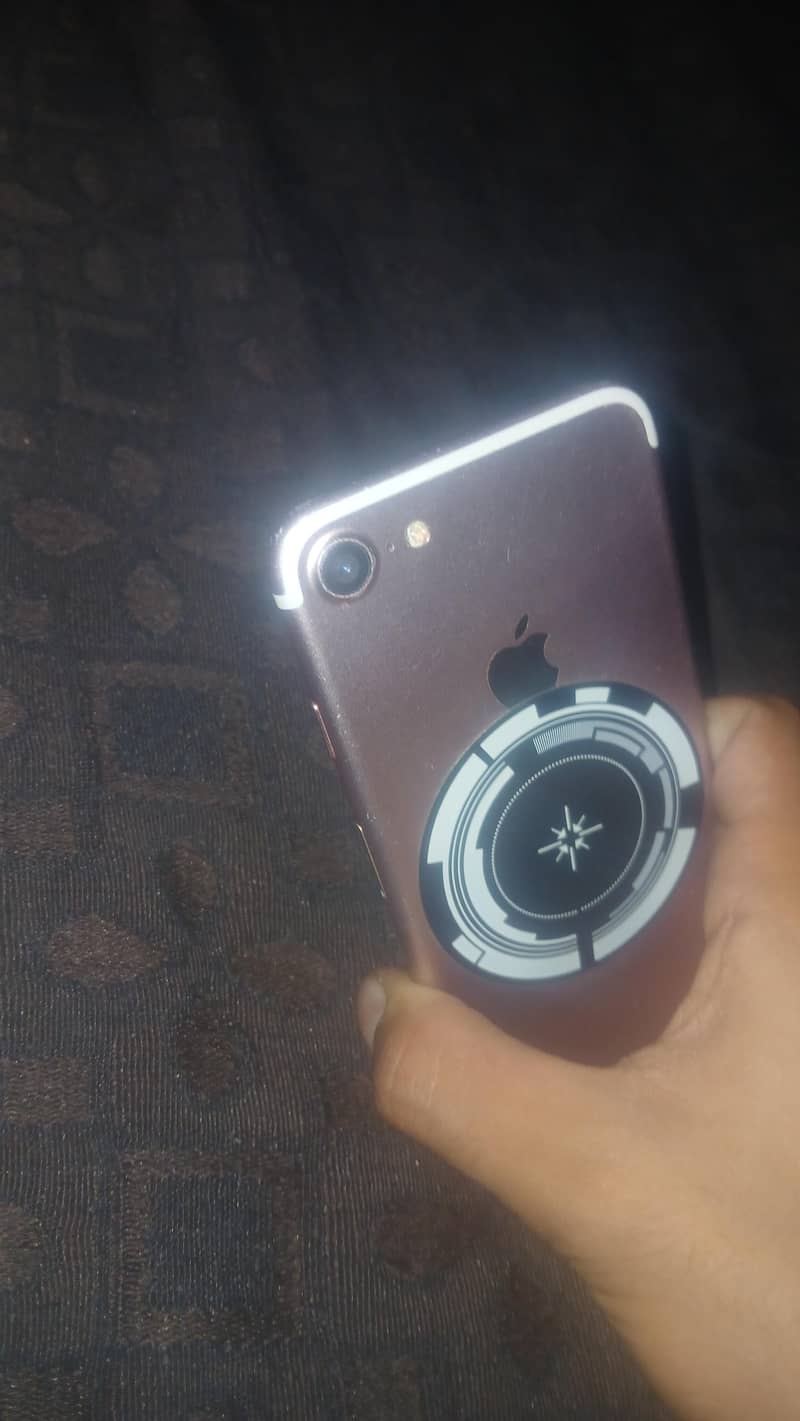Apple iPhone 7 1