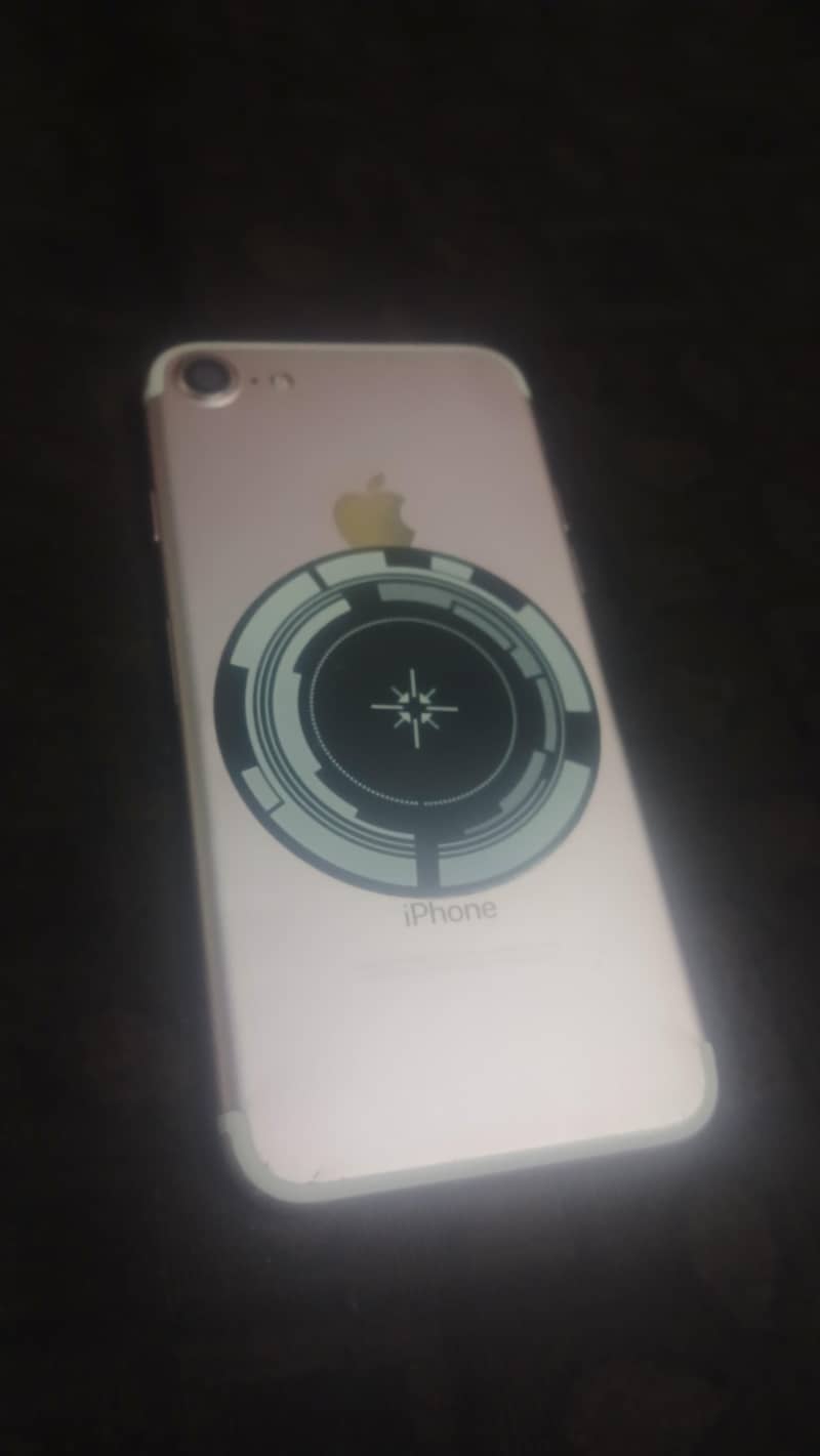 Apple iPhone 7 4