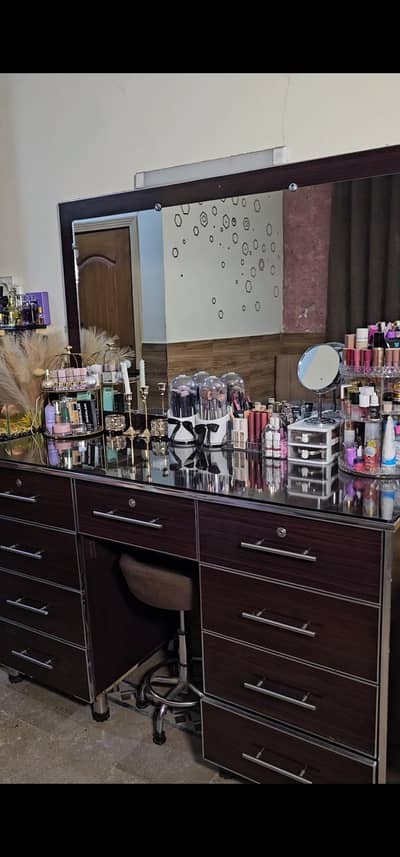 makeup vanity