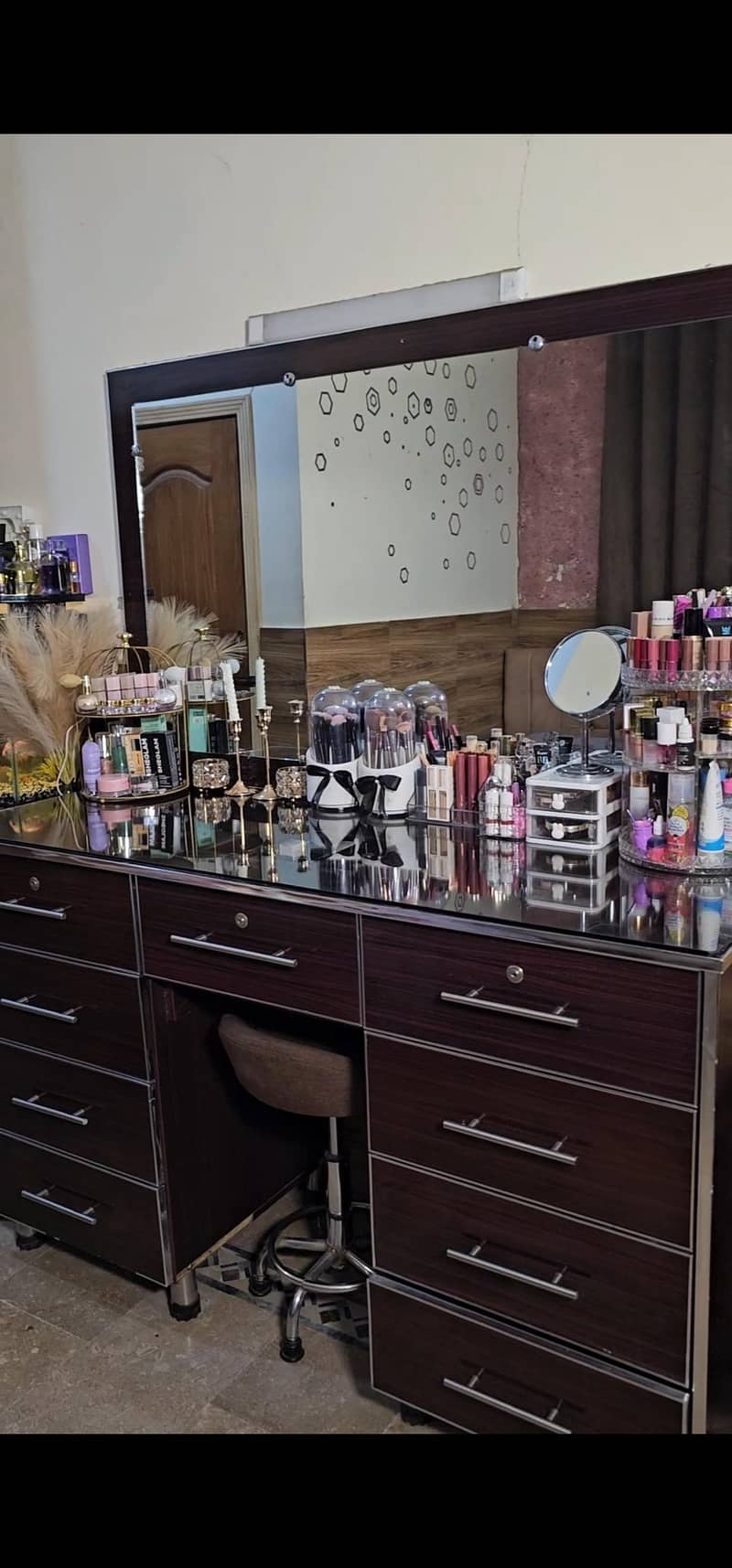 makeup vanity 0