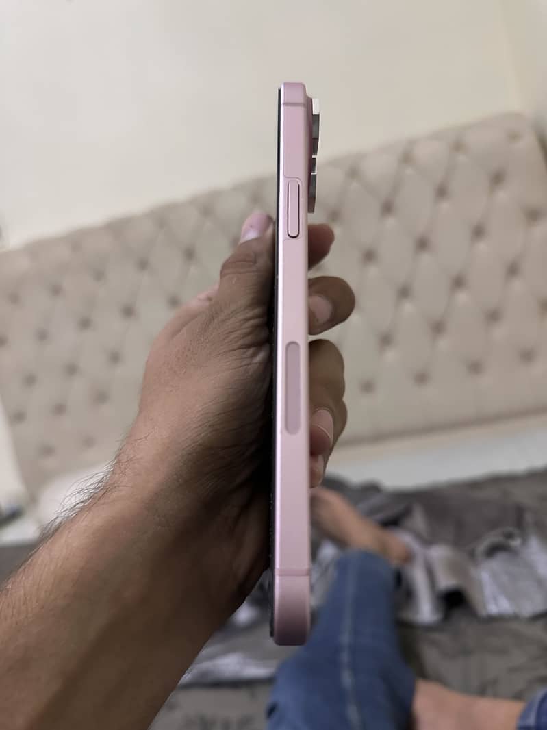 Apple iPhone 15 plus 2