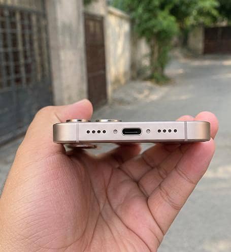 Apple iPhone 16 Pro Max 5