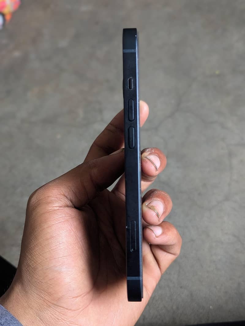 Apple iPhone 13 3