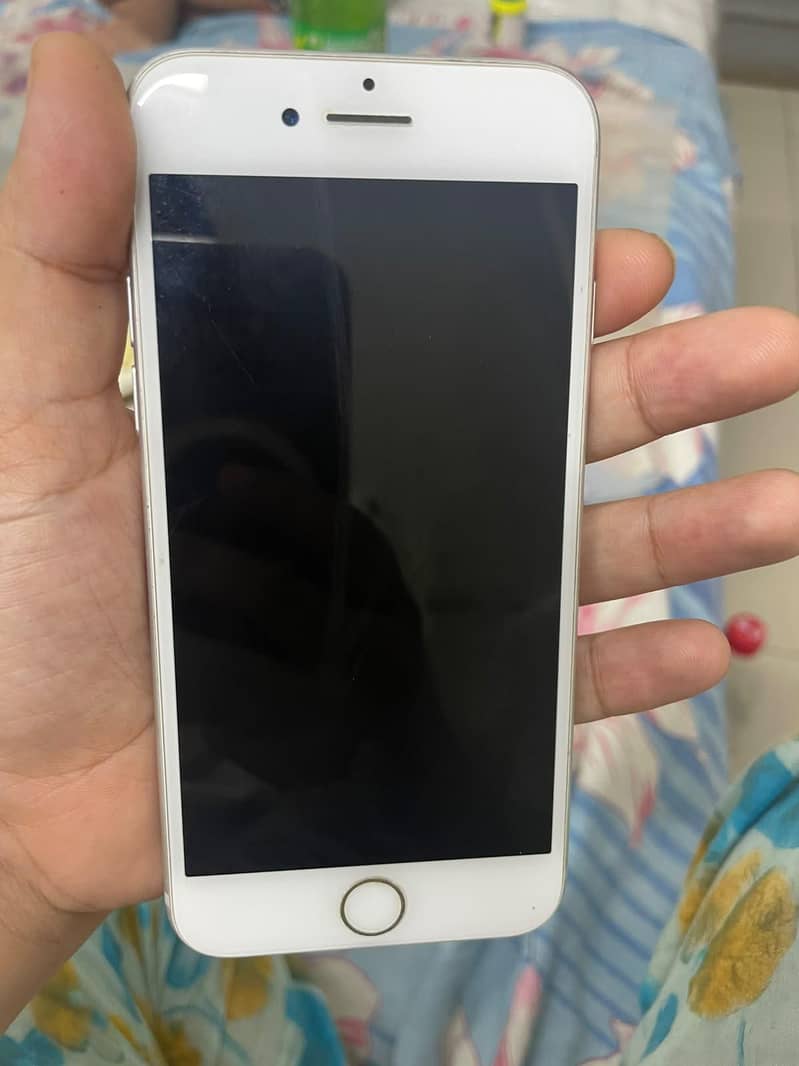 Apple iPhone 7 0