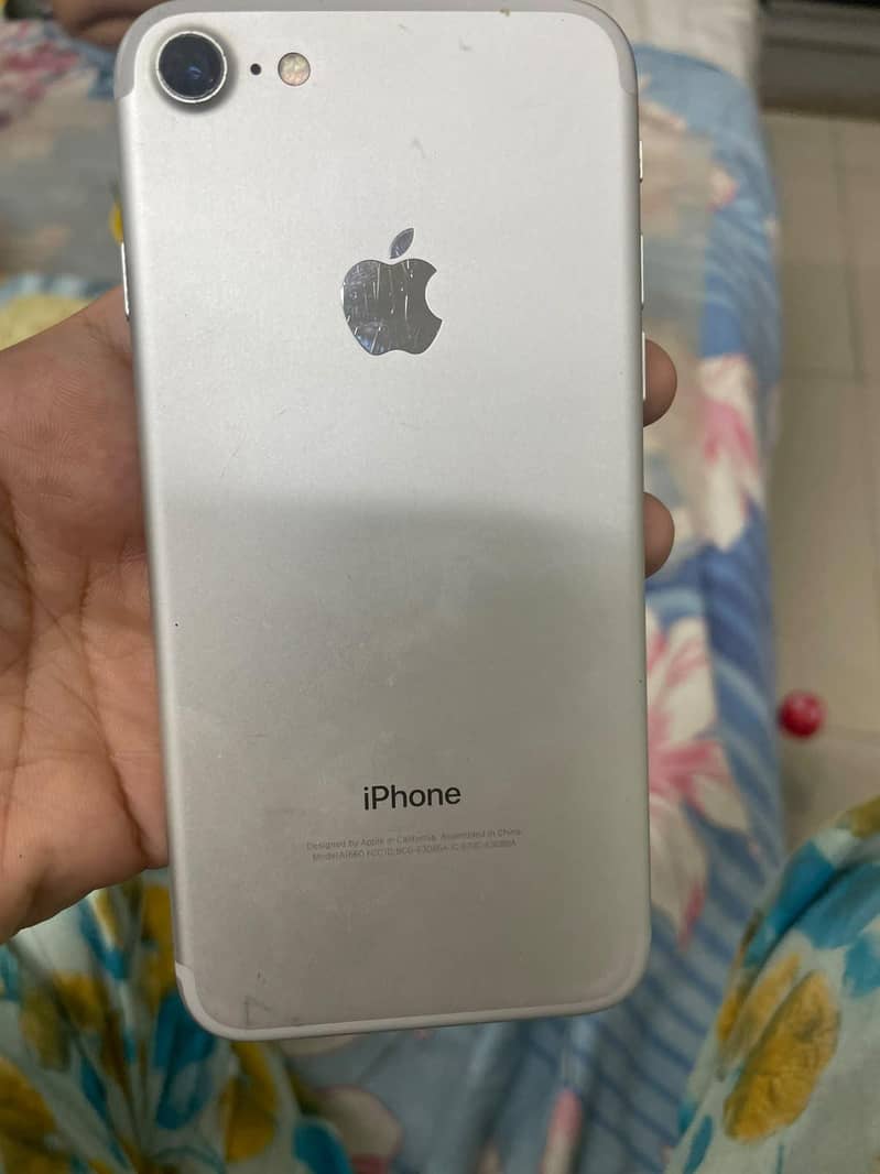 Apple iPhone 7 1
