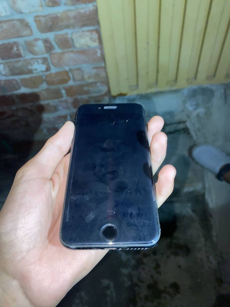 Apple iPhone SE 6
