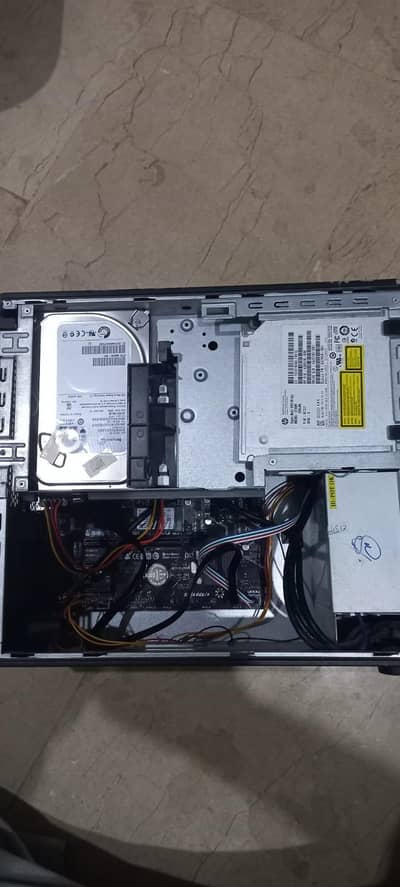 Gaming pc with b550m motherboard and ryzen 5 3400g with integrated GPU