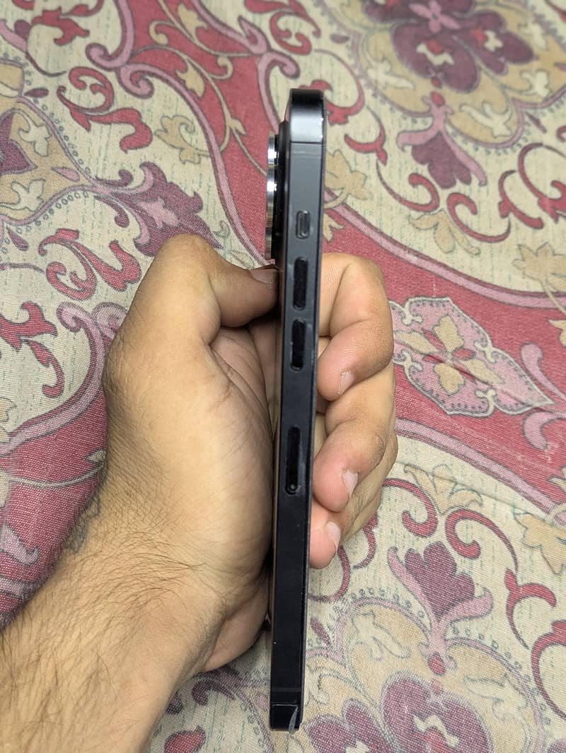 Apple iPhone 14 Pro Max 0
