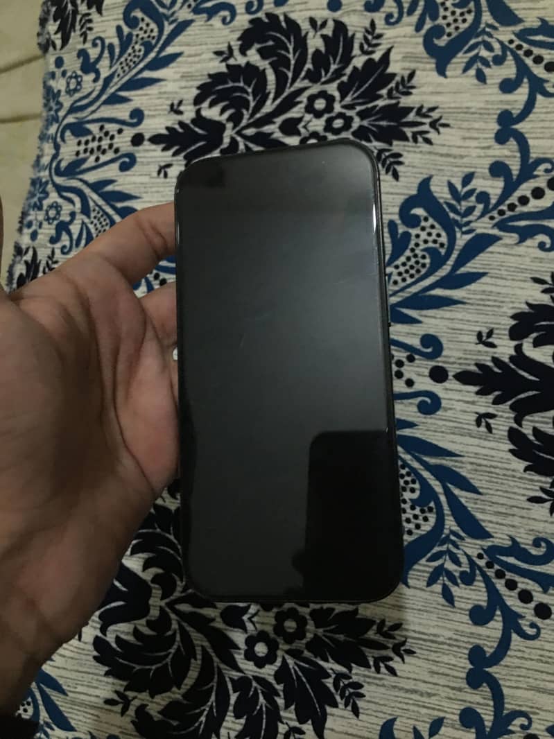 Apple iPhone 16 Pro jv 7