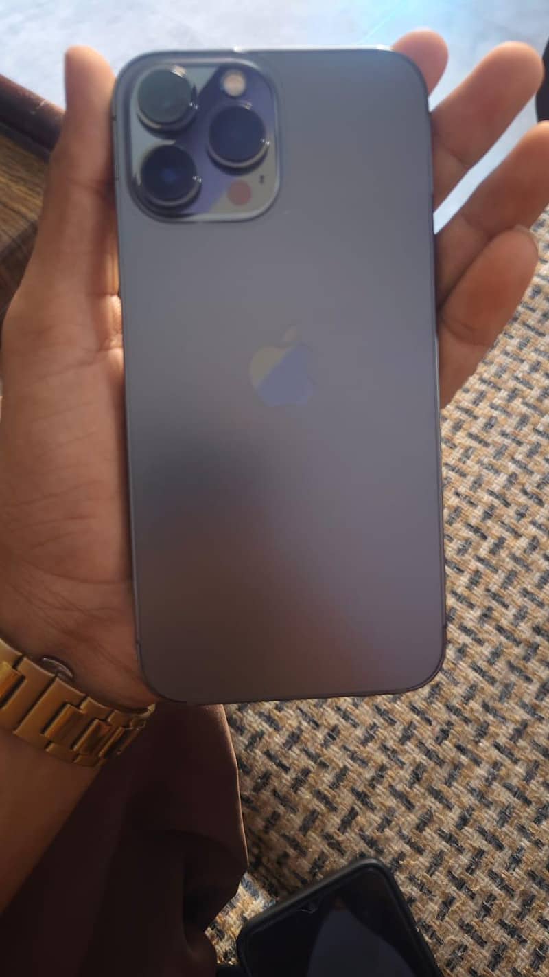 Apple iPhone 13 Pro Max 4