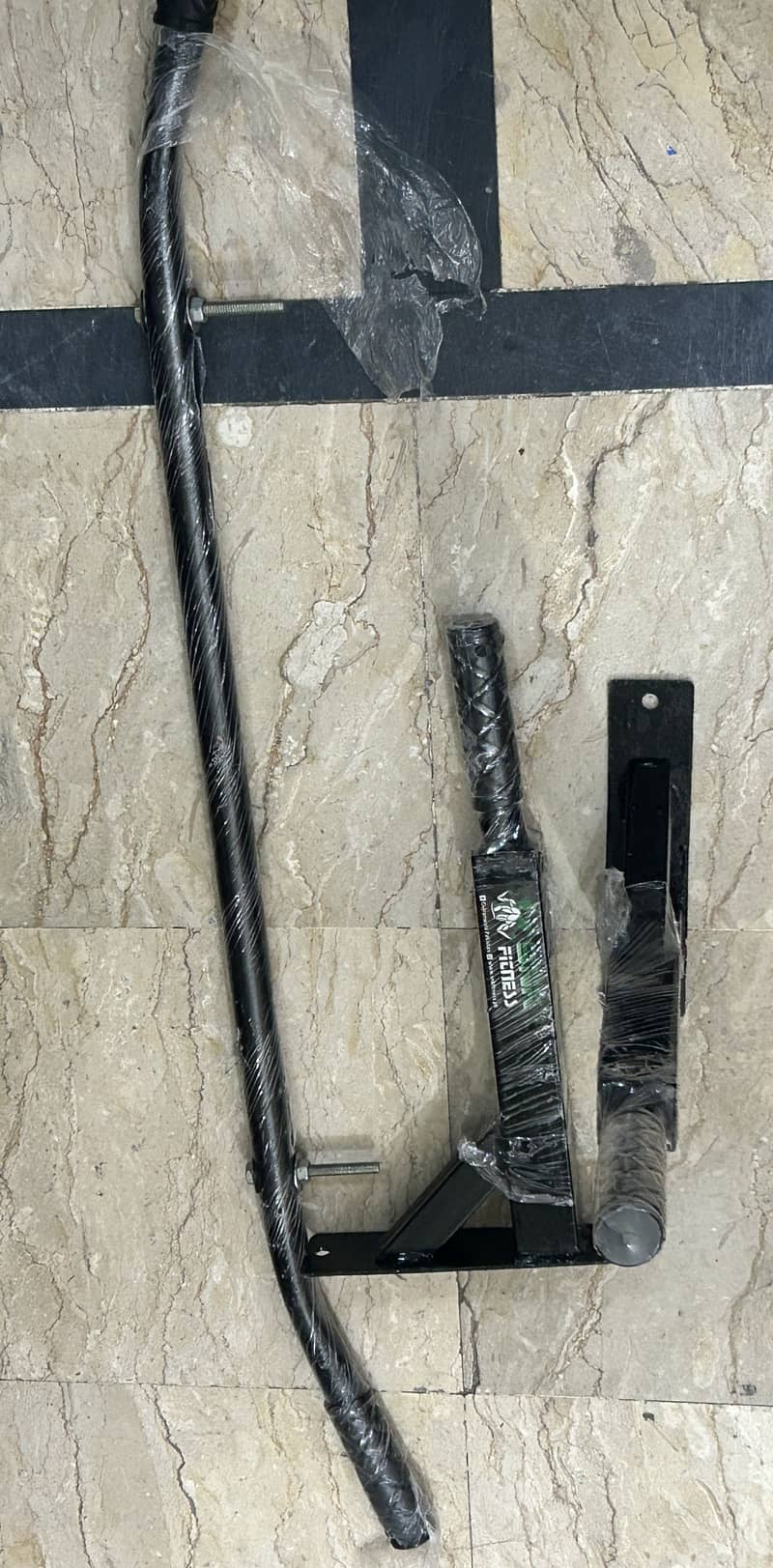 Pull-Up Bar 2