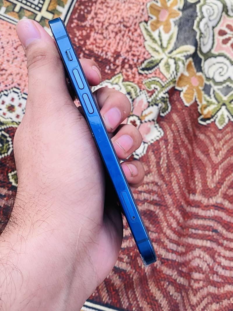 Apple iPhone 12 2