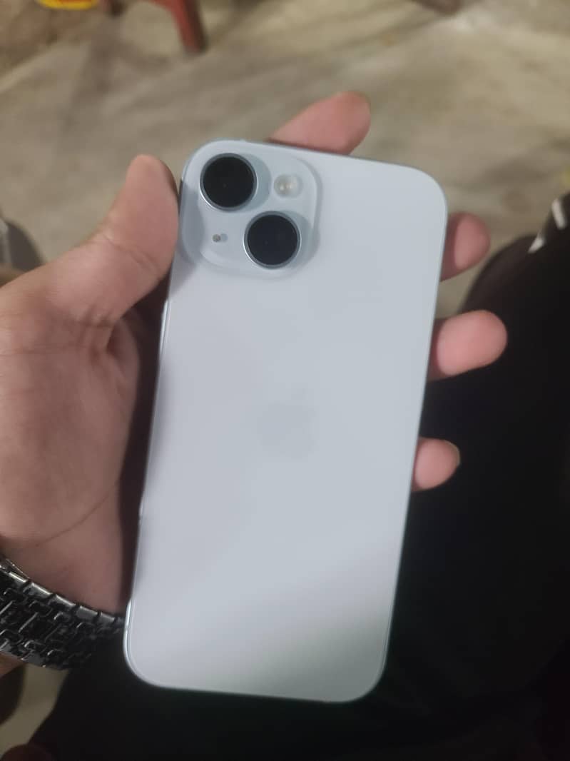 Apple iPhone 15 4