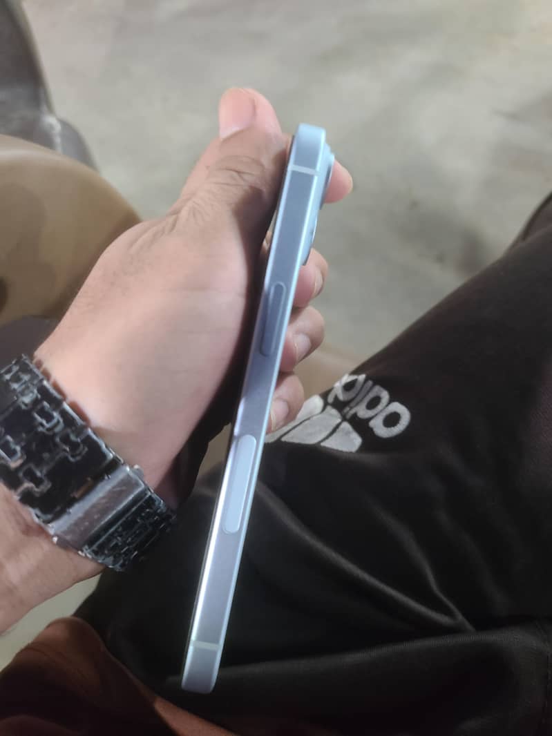 Apple iPhone 15 5