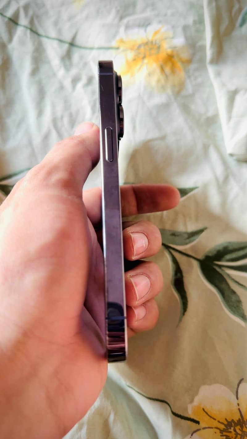 Apple iPhone 14 Pro 1