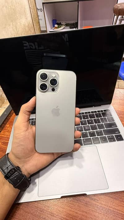 Apple iPhone 15 Pro Max