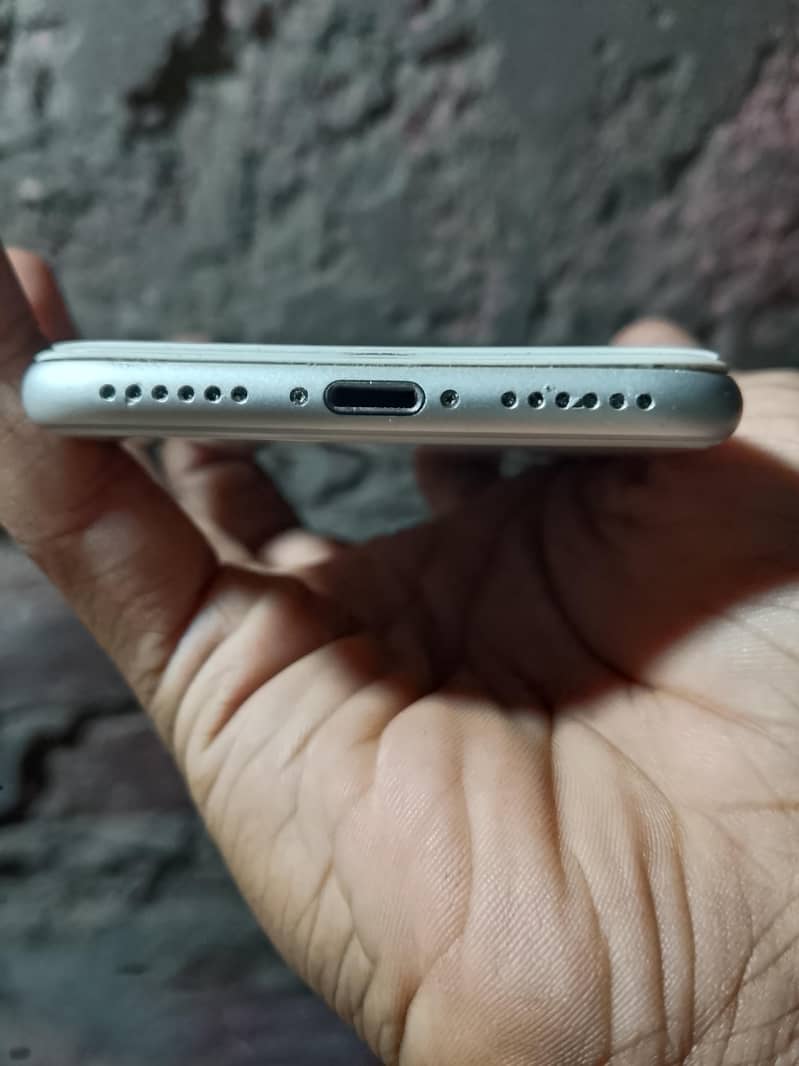 Apple iPhone 8 11