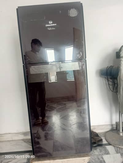 Dawlance fridge medium size