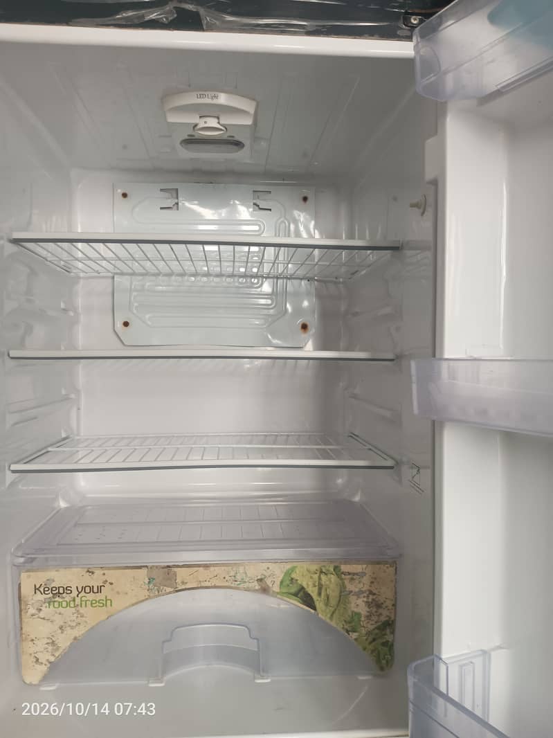 Dawlance fridge medium size 3