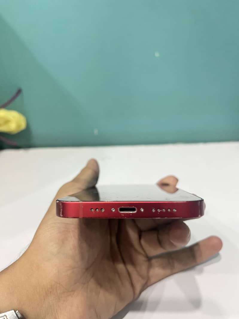 Apple iPhone 13 6