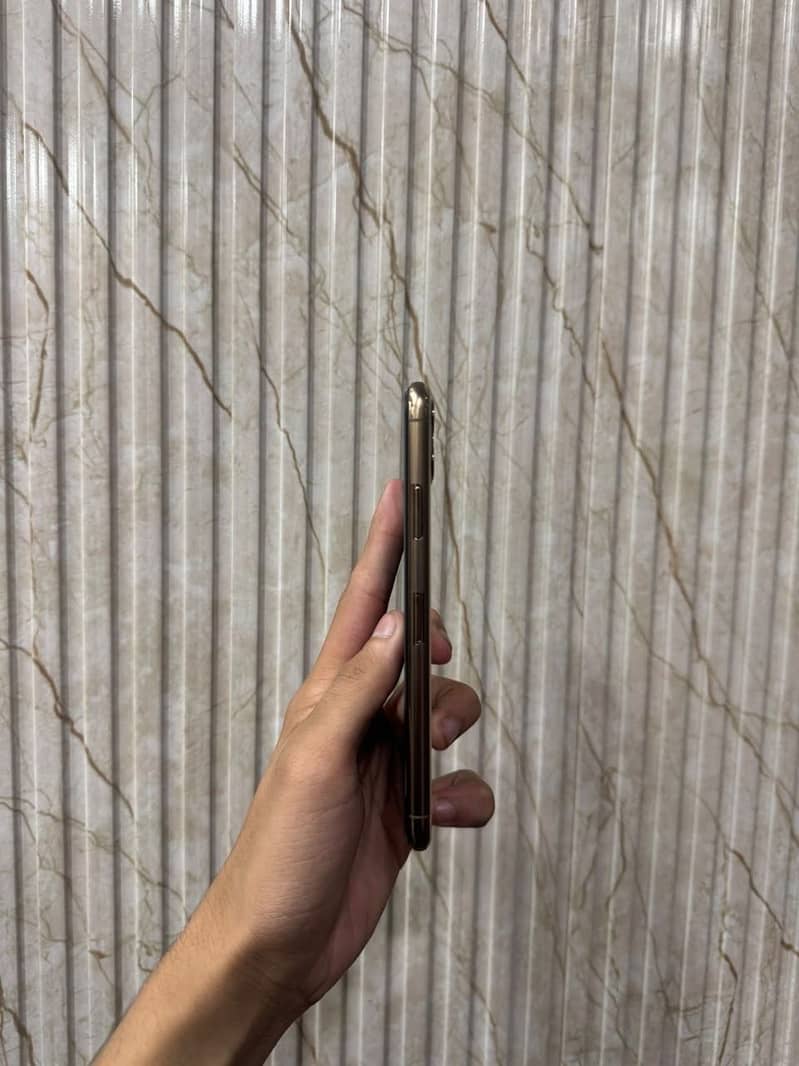 Apple iPhone 11 Pro Max 5