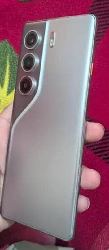 Tecno CAMON 40 Pro