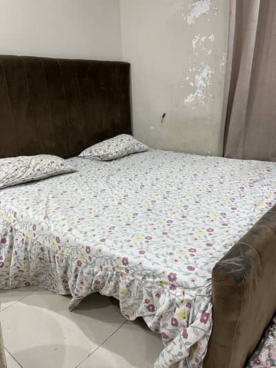 Complete bedroom furniture with extra things