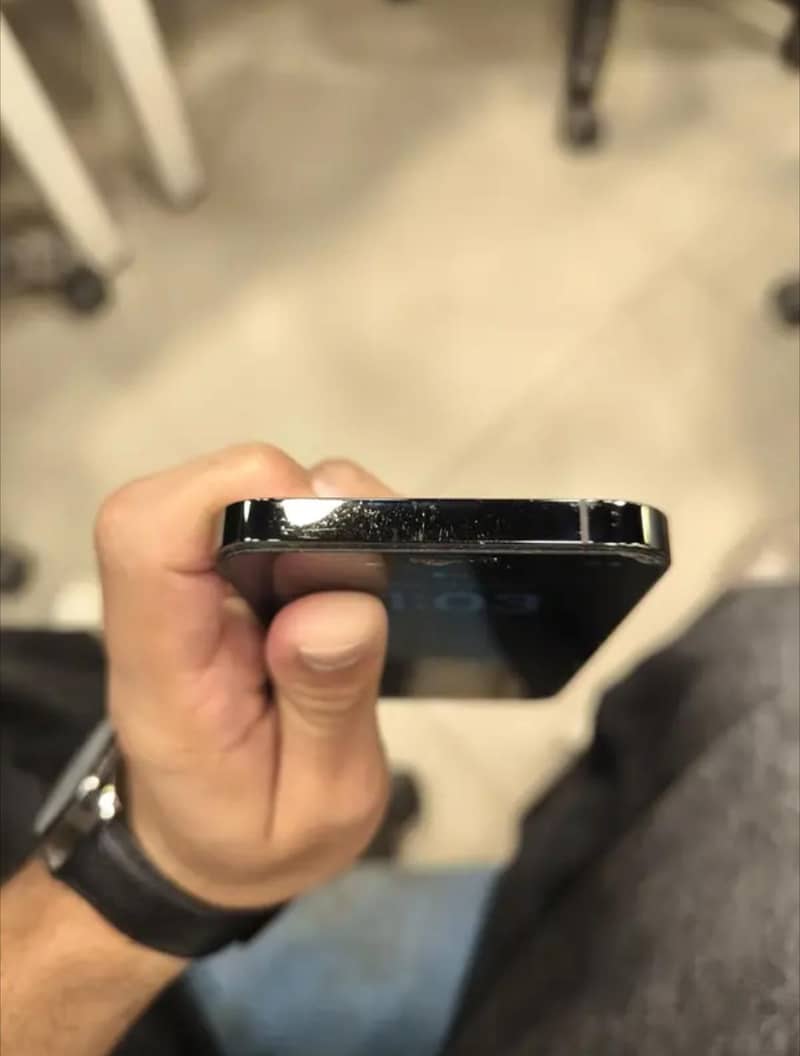 Apple iPhone 12 Pro 2
