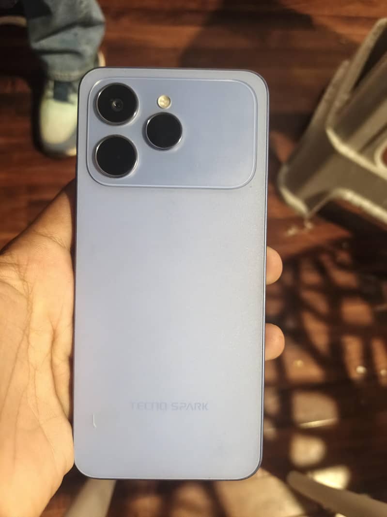 Tecno Spark 40 0