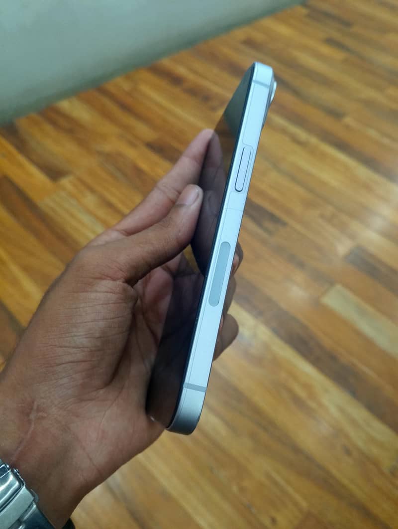 Apple iPhone 14 2