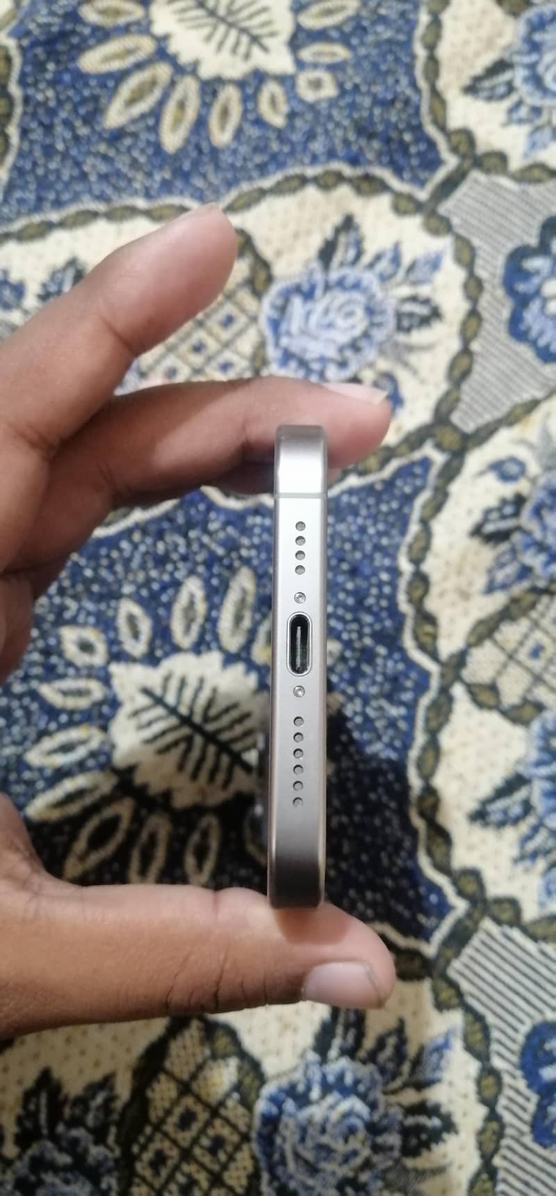 Apple iPhone 15 Pro Max 2