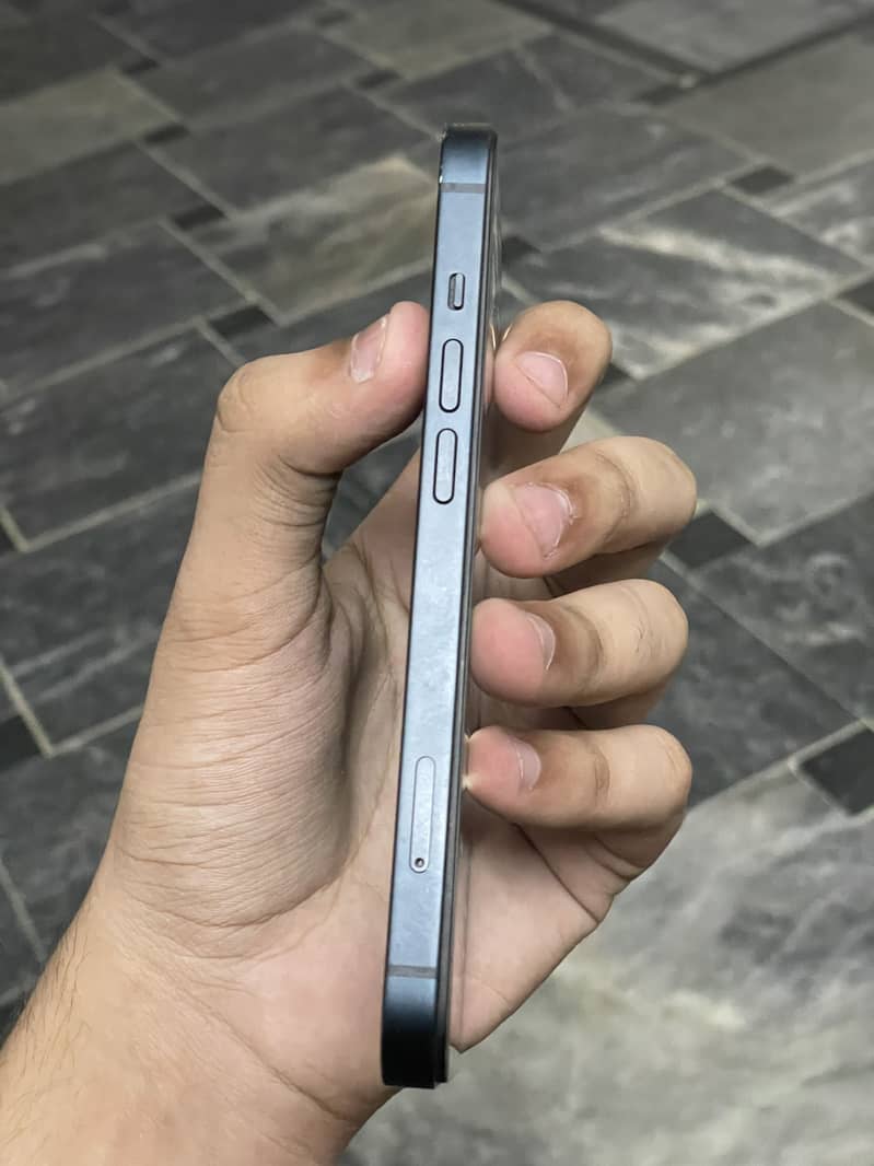 Apple iPhone 13 1