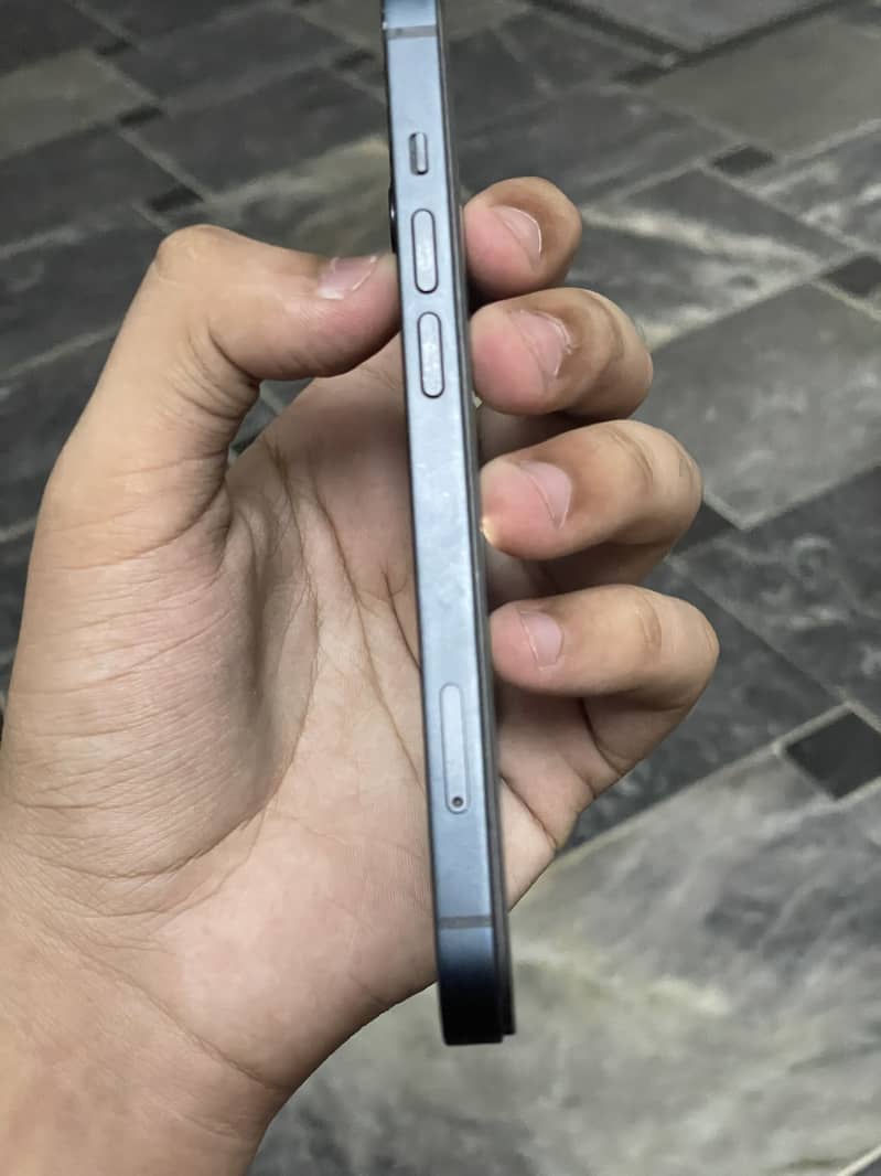 Apple iPhone 13 4